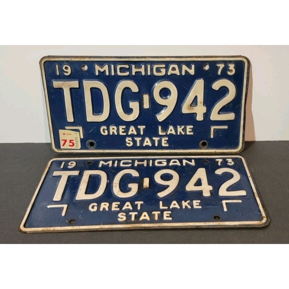 Michigan Pair 1973 Blue‎ License Plates TDG-942 Glass Bead Schmaltz Paint